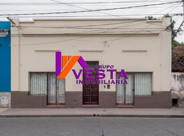 Casa de 4 ambientes, Salta · Casa en Venta + Dos Locales Comerciales *san Luis 900* Macrocentro