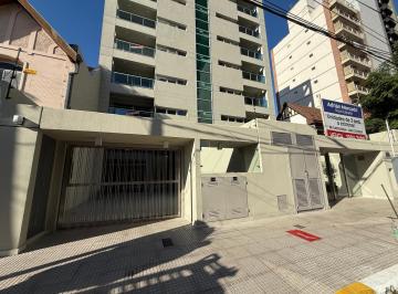 Departamento · 77m² · 3 Ambientes · 1 Cochera · Venta - 3 Ambientes de Categoría - Cochera Cubierta - 87 m² - Plaza Conesa, Quilmes.