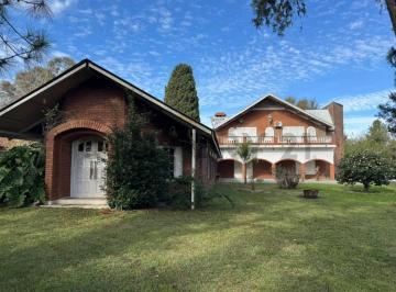 Quinta vacacional · 206m² · 4 Ambientes · 8 Cocheras · Venta Casa Quinta 3 Dorm. Canning Ezeiza Pileta Quincho Parrillas a Refaccionar