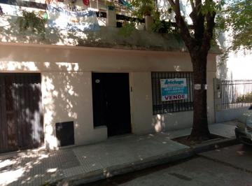 Casa de 4 ambientes, Liniers · Liniers Casa 4 Amb con 2 Baños Cochera, Patio y Terraza (Ex - Municipal)