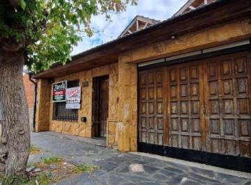 Casa · 90m² · 3 Ambientes · 1 Cochera · Venta Chalet 4 Ambientes Moron
