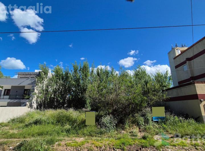 Terreno · 600m²
