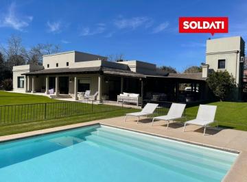 Casa · 240m² · 6 Ambientes · 1 Cochera · Casa en Venta en Altos de Pilar - Una Planta - Refaccionada