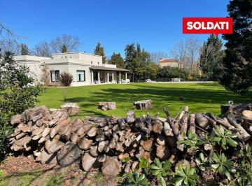 Casa · 240m² · 6 Ambientes · 1 Cochera · Casa en Venta en Altos de Pilar - Una Planta - Refaccionada
