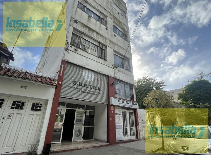 Local comercial · 585m²