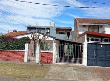Casa · 260m² · 7 Dormitorios · 1 Cochera · Casa - Quilmes Oeste