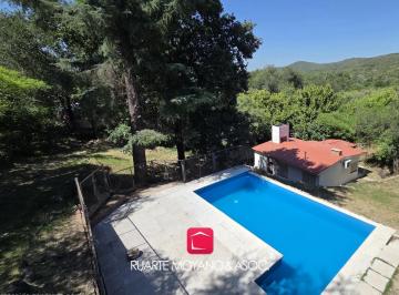 Casa · 126m² · 5 Ambientes · 2 Cocheras · Casa de 3 Dorm. - Los Aromos - Pileta
