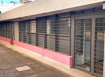 Local comercial · 130m² · 1 Cochera · Local Comercial Ideal Oficina Mas Cochera