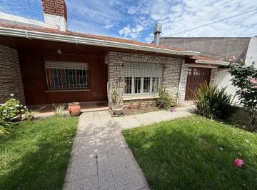 Casa de 8 ambientes, Mar del Plata · Venta Chalet 4 Ambientes en Los Pinares