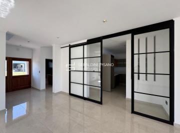 Casa · 221m² · 5 Ambientes · Casa en Venta en San Pablo, Pilar, G. B. a. Zona Norte