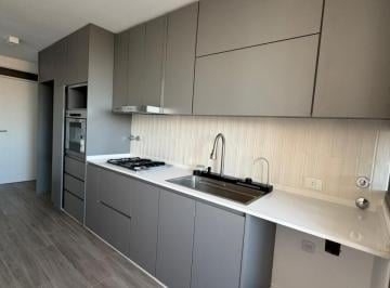 Cocina con desayunador · Oportunidad - Departmento Moderno a Estrenar en El Corazon de Martinez