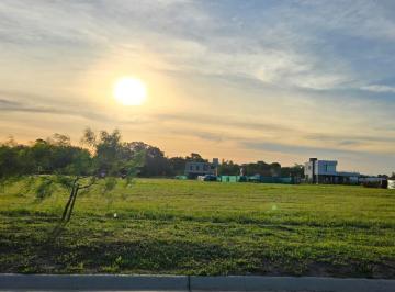 Casa · 628m² · Terreno Interno en Venta en El Village Plaza, Bella Vista