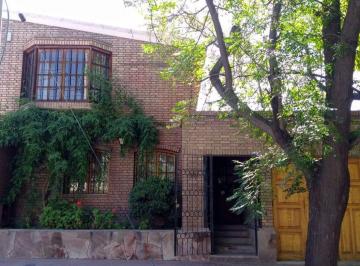 Casa de 6 ambientes, Guaymallén · Casa Categoria Planta Baja, 3 Dorm., 2 Baños, Living, Cocina Comedor, 2 Patios, Cochera, Vn