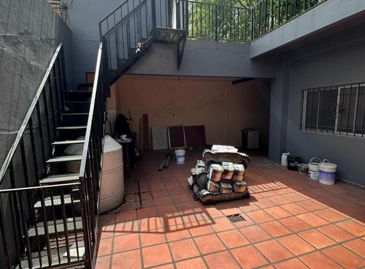 Casa · 200m² · 5 Ambientes · 2 Cocheras