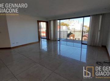 Departamento · 140m² · 4 Ambientes · 2 Cocheras · Departamento en La Perla