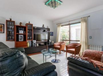 Casa · 194m² · 5 Ambientes · 1 Cochera · Casa - Nuestra Señora de Lourdes