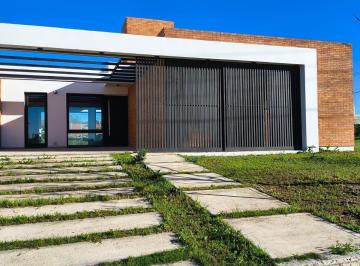 Casa · 180m² · 4 Ambientes · 2 Cocheras · En Venta Casa en Tejas 4 Villa Carlos Paz