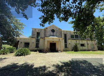 Casa · 330m² · Casa en Venta en Maximo Paz