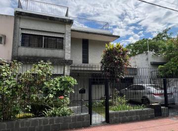 Casa de 4 ambientes, Rosario · 3 Dorm. y Garage en El Corazón de Alberdi!