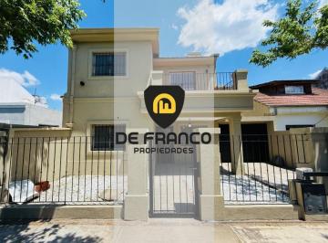 Casa · 196m² · 5 Ambientes · 1 Cochera · Casa en Venta - Bella Vista - 5 Ambientes