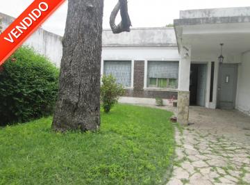 Casa de 4 ambientes, Villa Pueyrredón · Casa S/lote 8.66 X 44 - 4 Amb. Jardin Entr/autos Fondo Libre