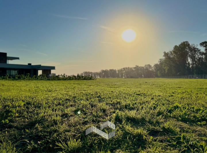 Terreno · 1027m²