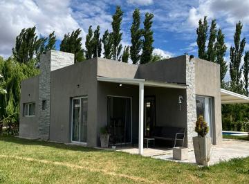 Casa de 2 ambientes, General Fernández Oro · Venta Casa Quinta Fernandez Oro