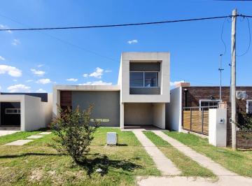 Casa · 133m² · 4 Ambientes · 1 Cochera · Amistad 140 - Casa en Tierra de Sueños 3 - Sector a