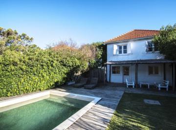 Casa · 250m² · 4 Dormitorios · Casa en Venta en Montoya, Punta del Este