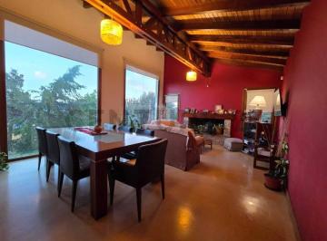 Casa · 120m² · 5 Ambientes · Venta de Casa en San Carlos de Bariloche, rio Negro