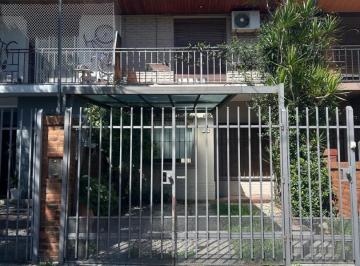 Casa · 127m² · 4 Ambientes · 1 Cochera · Venta Duplex 4 Ambientes en Barrio Güemes, Haedo Norte