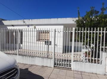Casa · 117m² · 3 Ambientes · 1 Cochera · Casa en Venta en Temperley, Lomas de Zamora, G. B. a. Zona Sur