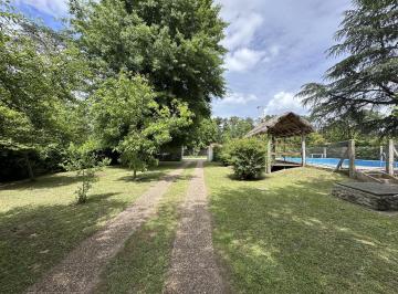Casa · 105m² · 3 Ambientes · 1 Cochera · Casa en Hostería Sur