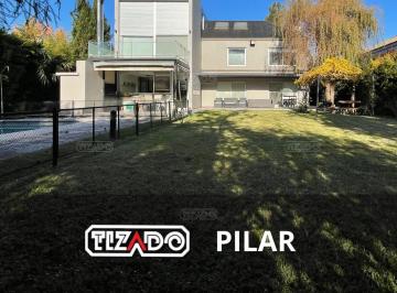 Casa · 299m² · 6 Ambientes · 5 Cocheras · Casa 4 Dorm., Escritorio y Pileta. Barrio Privado Galapagos. Pilar, Zona Norte