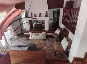 Casa · 480m² · 7 Ambientes · 2 Cocheras · Casa en Venta - 4 Dorm. - Beccar