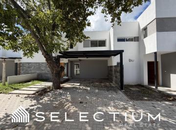 Casa · 150m² · 5 Ambientes · 2 Cocheras · Alquier Housing Arguello a Estrenar
