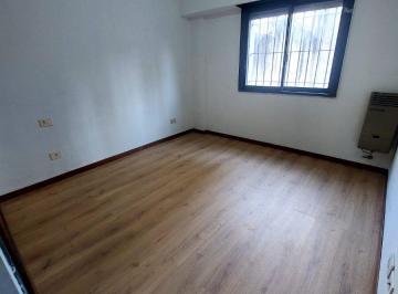 Departamento de 2 ambientes, Morón · Dpto. 2 Ambientes con Balcon m. Est. Moron