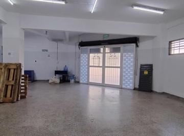 Depósito · 175m² · 3 Ambientes · Local y Depósito en Esquina 175 m² con Sótano! Muy Buena Logística