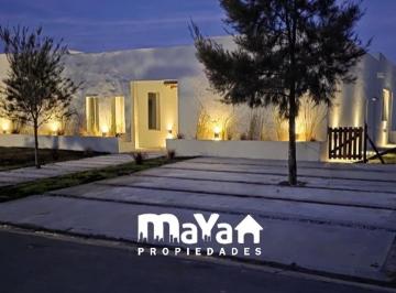 Casa · 167m² · 4 Ambientes · 2 Cocheras · Casa en Venta - El Naudir