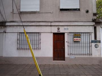 Departamento de 2 ambientes, Lanús · Departamento en Planta Baja con Patio a 100 m Avda H Irigoyen