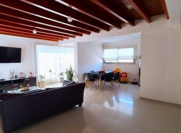Casa de 4 ambientes, Ciudad de Mendoza · Casa en Venta C/ Cochera en 10.ª Sección Residencial Los Cerros