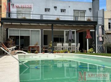 Casa · 180m² · 4 Ambientes · 2 Cocheras · Casa en Venta