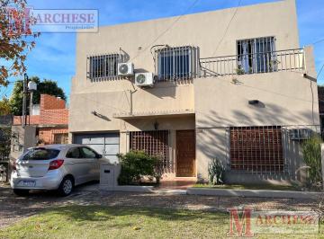 Casa · 200m² · 8 Ambientes · 1 Cochera · Casa de 8 Ambientes en Venta - Morón Norte