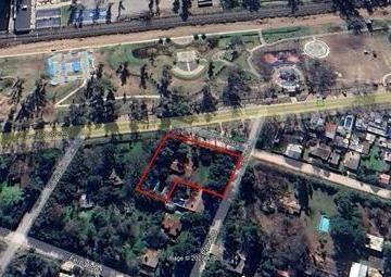 Casa · 255m² · 7 Ambientes · 2 Cocheras · Casa en Venta - La Plata y El Dorado