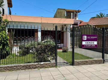 Casa · 82m² · 3 Ambientes · 1 Cochera · Casa en Claypole