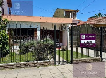 Casa · 82m² · 3 Ambientes · 1 Cochera · Casa en Claypole