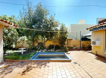 Casa · 185m² · 6 Ambientes · 1 Cochera · Casa en Venta de 6 Ambientes en Villa Adelina | Apta 2 Familias con Jardín, Patio y Terraza