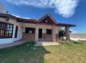 Casa de 8 ambientes, Embalse · Casa en Venta en Barrio Escuela. Embalse.