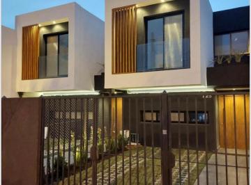 Casa · 122m² · 3 Ambientes · 1 Cochera · Duplex en Vito Dumas 325 - Punta Chica