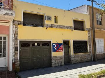 Casa · 126m² · 4 Ambientes · Casa Céntrica - La Rioja Casi 9 de Julio